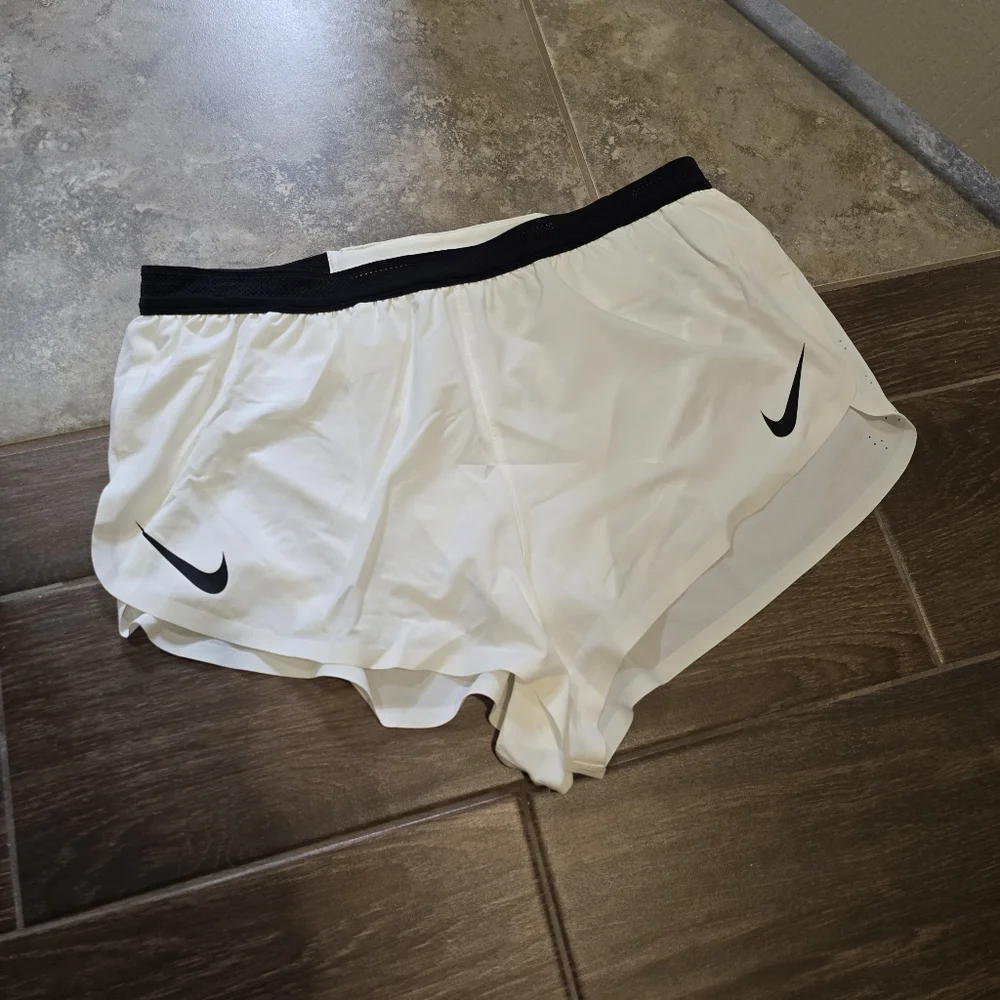 Men Nike‎ athletic Running shorts size L new